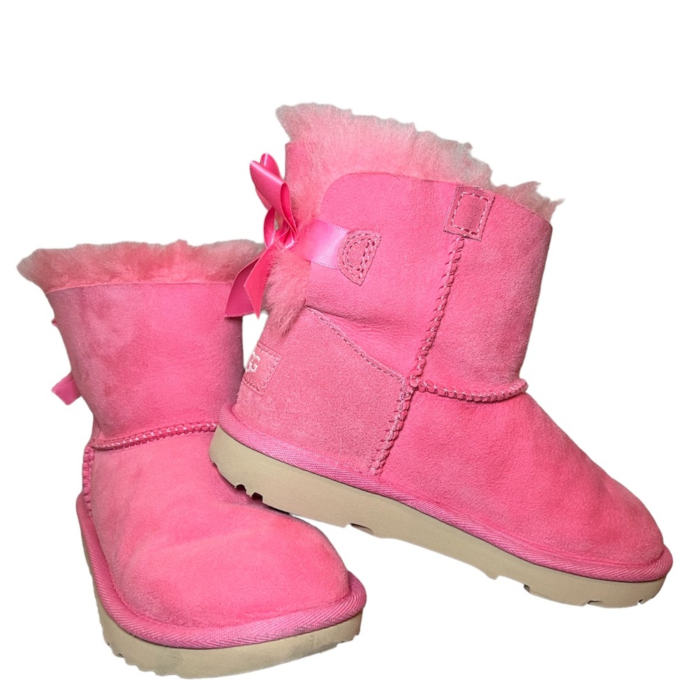 UGG Girls’ Mini Bailey Bow II Boots, Girls Size 13, Pink